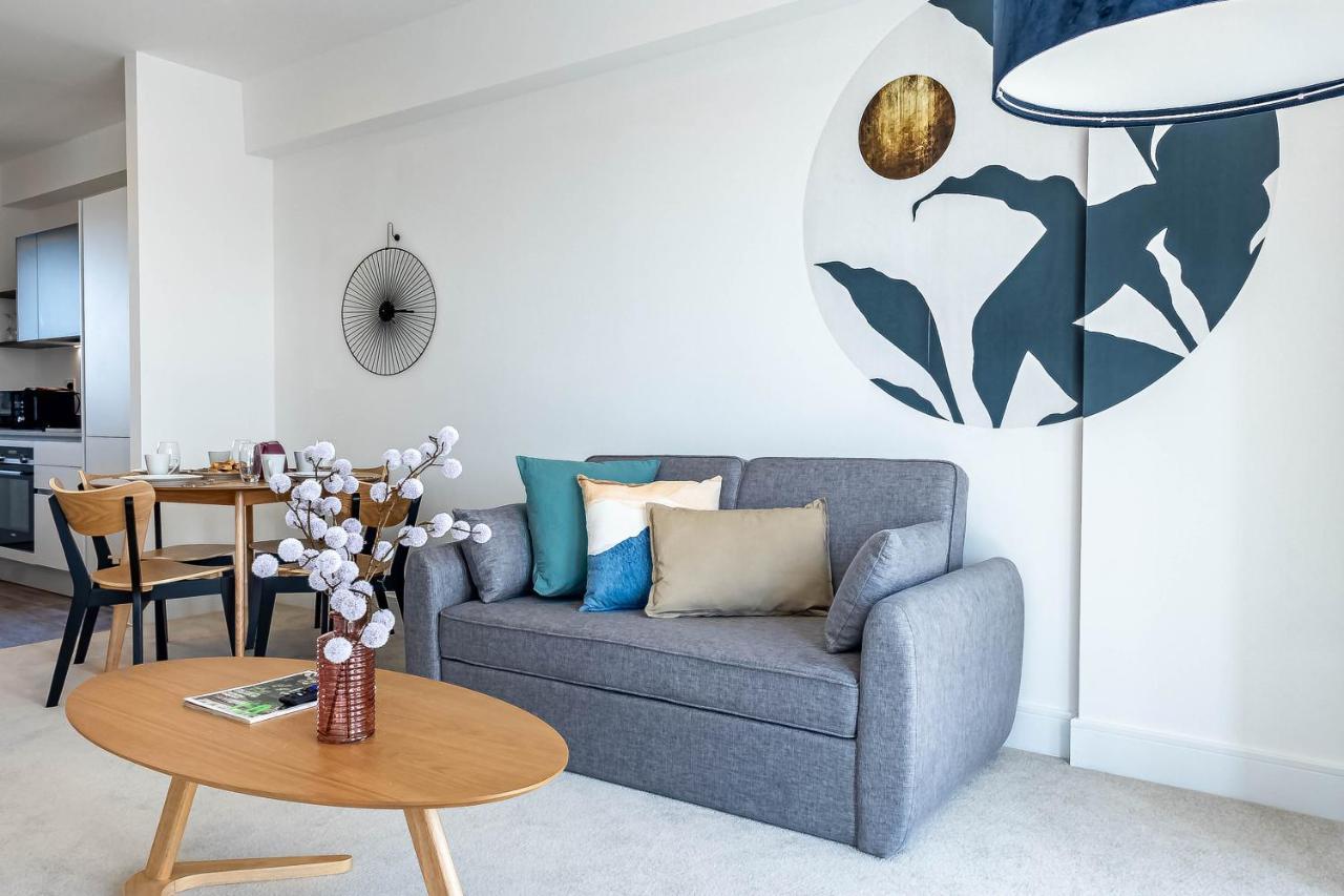 Modern Apartments With Balcony In Merton Near Wimbledon By Sojo Stay Mitcham Exterior photo