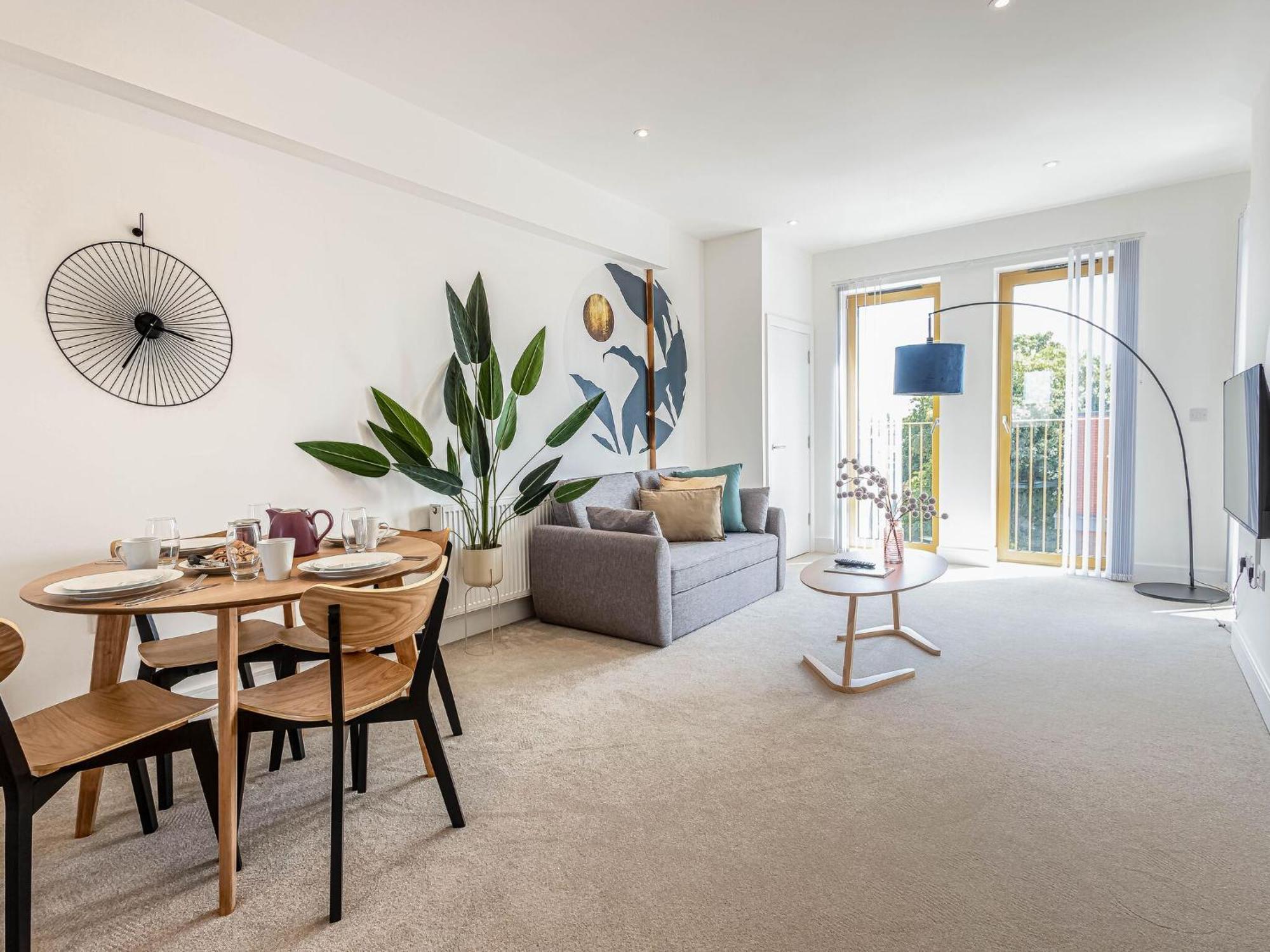 Modern Apartments With Balcony In Merton Near Wimbledon By Sojo Stay Mitcham Exterior photo